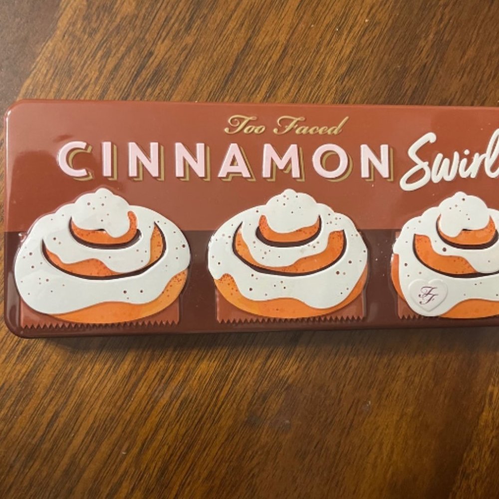Too Faced Cinnamon Swirl eyeshadow palette